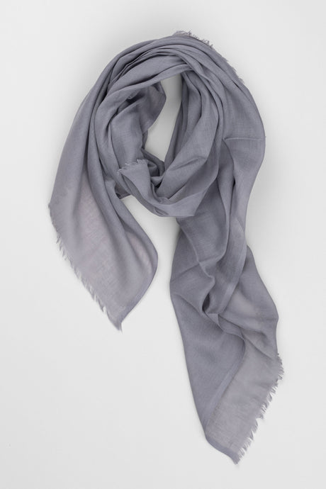 Our scarves are made of ethically sourced 100% natural cotton. Hand-loomed in India, which means the cotton is machine spun hand-spun by women in rural villages of Bihar and the weave is woven on a loom in the same region.  115x115 cm