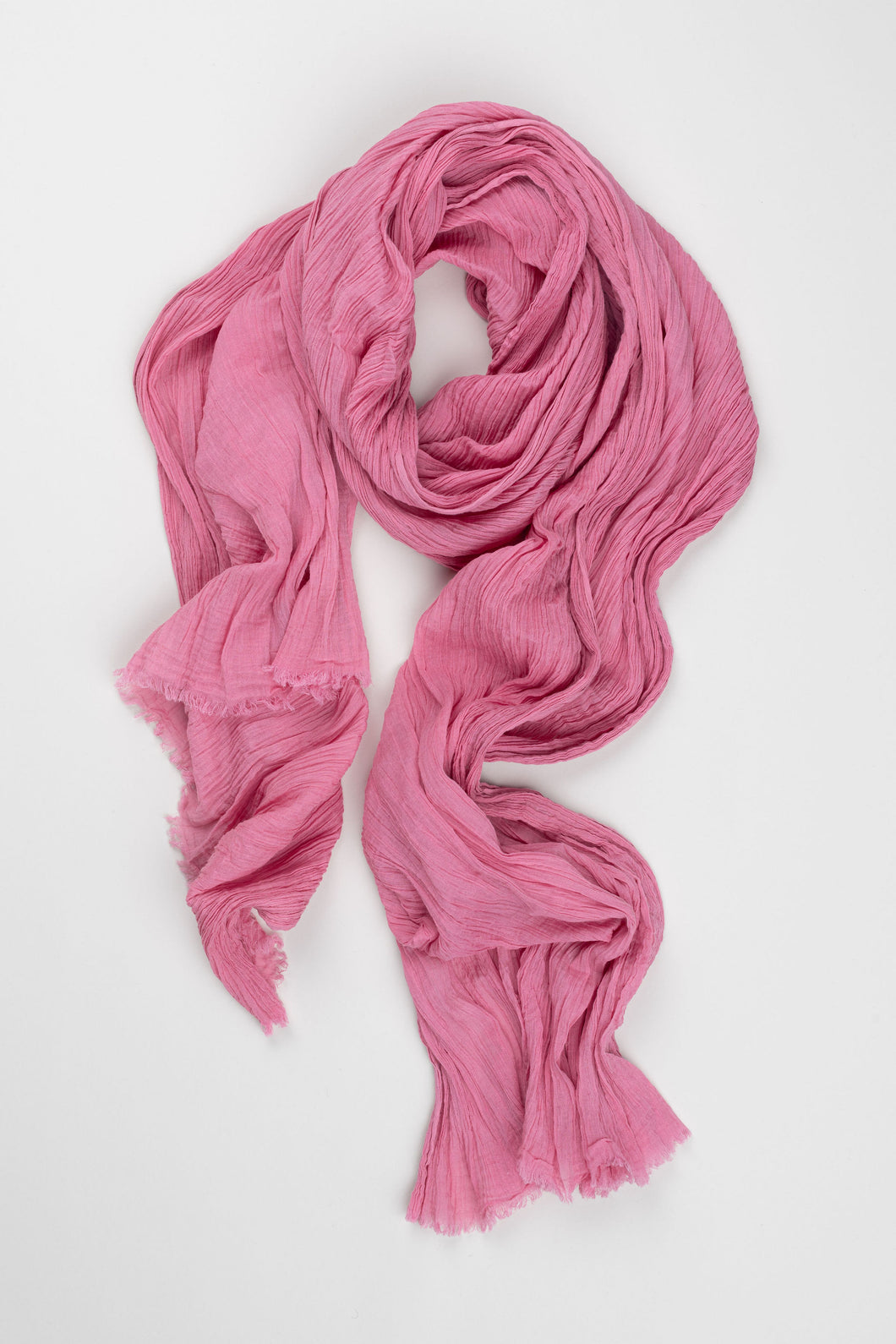 Our scarves are made of ethically sourced 100% natural cotton. Hand-loomed in India, which means the cotton is machine spun hand-spun by women in rural villages of Bihar and the weave is woven on a loom in the same region. 250x115 cm